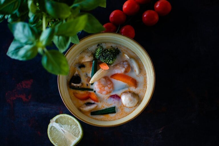 Tom Kha soup Wok House Specialities Wok House logo Wok House Tg. Mureș Autentic Thai Contact Wok House Tg. Mureș restaurant tg mures targu mures livrare mancare restaurant thai restaurant autentic thai kitchen mancare thai livrare mures mancare mures thai mures taste of thailand thai food mures livrare rapida meniu thai