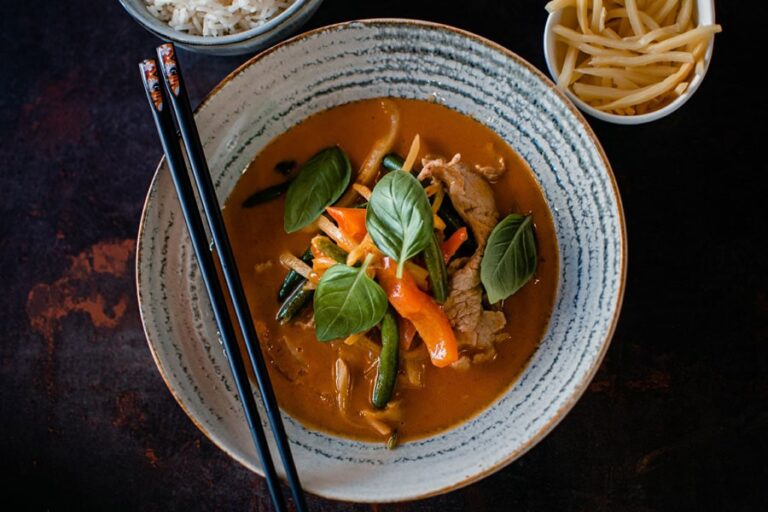 Red Curry Despre Wok House Wok House Specialities Wok House logo Wok House Tg. Mureș Autentic Thai Contact Wok House Tg. Mureș restaurant tg mures targu mures livrare mancare restaurant thai restaurant autentic thai kitchen mancare thai livrare mures mancare mures thai mures taste of thailand thai food mures livrare rapida meniu thai