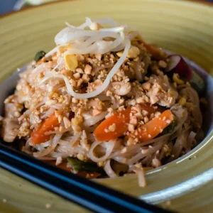 Pad Thai with Chicken Wok House logo Wok House Tg. Mureș Autentic Thai Contact Wok House Tg. Mureș restaurant tg mures targu mures livrare mancare restaurant thai restaurant autentic thai kitchen mancare thai livrare mures mancare mures thai mures taste of thailand thai food mures livrare rapida meniu thai