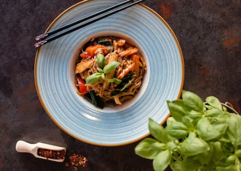 Vegan Drunken Noodles Wok House Specialities Wok House logo Wok House Tg. Mureș Autentic Thai Contact Wok House Tg. Mureș restaurant tg mures targu mures livrare mancare restaurant thai restaurant autentic thai kitchen mancare thai livrare mures mancare mures thai mures taste of thailand thai food mures livrare rapida meniu thai