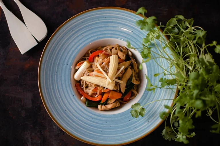 Sesame Ginger Noodles Wok House logo Wok House Tg. Mureș Autentic Thai Contact Wok House Tg. Mureș restaurant tg mures targu mures livrare mancare restaurant thai restaurant autentic thai kitchen mancare thai livrare mures mancare mures thai mures taste of thailand thai food mures livrare rapida meniu thai